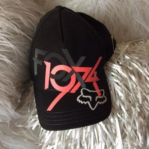 Black/pink baseball cap